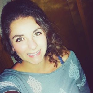 Meet your Posher, Kayla